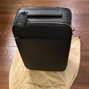 Louis Vuitton Pegase leather travel bag